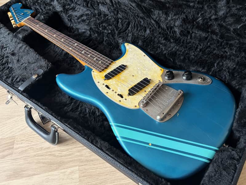 TPP Kurt Cobain "Smells Like Teen Spirit" Fender Vintera Competition Mustang Tribute - Relic Seymour Duncan