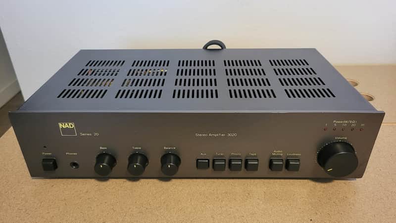 Vintage Stereo Amplifier NAD 3020 series 20