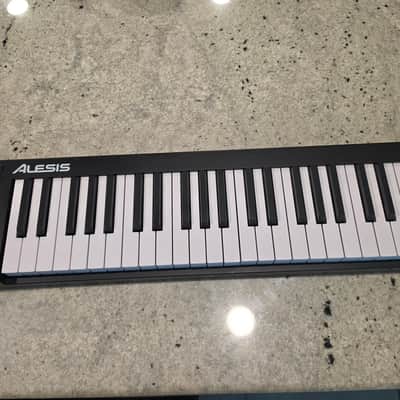 Alesis V49 49-Key USB MIDI Controller with Beat Pads 2017 - 2022 - Black image 1