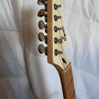 Fender "Squier Series" Standard Stratocaster with Maple Fretboard 1992 - 1996 - Arctic White image 8
