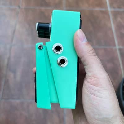 Boss PN-2 Tremolo/Pan (Silver Label) 1990 - 1995 - Green image 2
