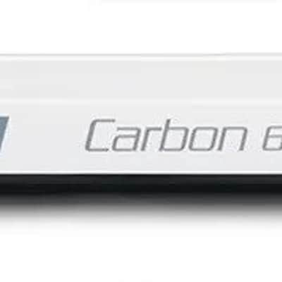 Samson Carbon 61 USB MIDI Keyboard Controller. 61 Key image 3