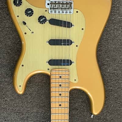 Fender Stratocaster 2003 Gold image 1