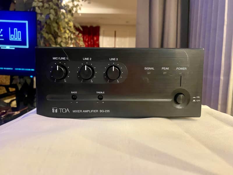 TOA BG-235 CU 2010 - Matte Black Painted Mixer Amplifier Bild 1