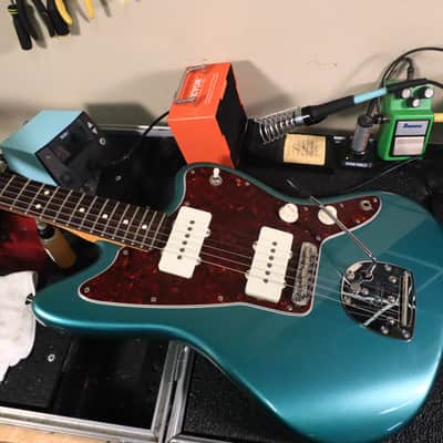 Fender American Professional Classic Jazzmaster Metallic Teal Electric Guitar image 16
