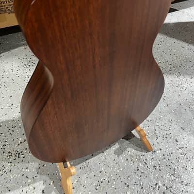 Breedlove Discovery S Concert Acoustic Guitar - Mahogany image 5