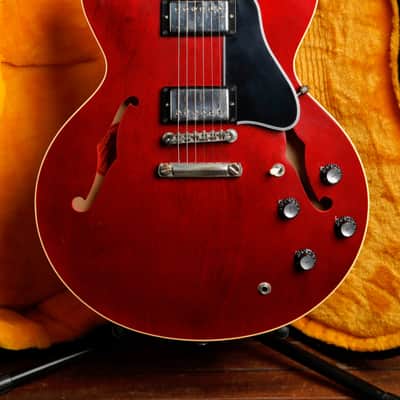 Gibson Custom 1961 ES-335 Reissue VOS 60s Cherry Semi-Hollow Electric Guitar image 1