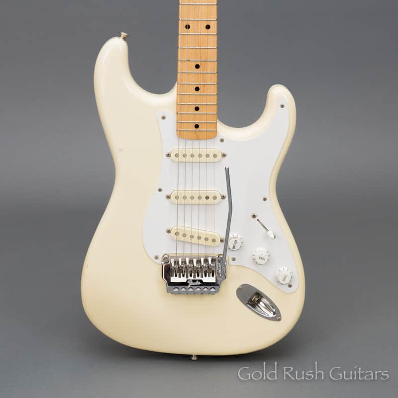 ■Squier Fender Stratocaster E SERIES Amazon.com: Fender Squier Debut Series Stratocaster Electric