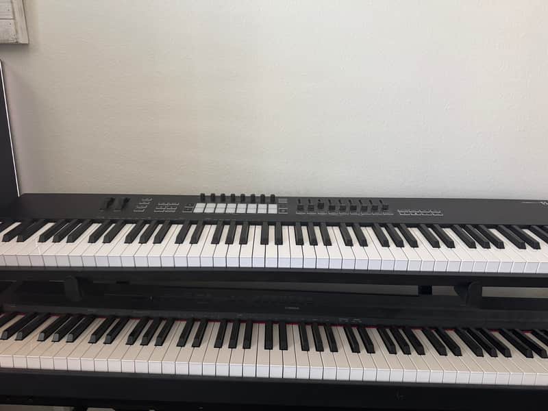 Novation Launchkey 88 MKIII MIDI Keyboard Controller 2022 - Present Black image 1