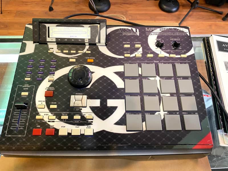 Akai MPC2000XL MCD MIDI Production Center 2006 - 2007 - Blue image 1