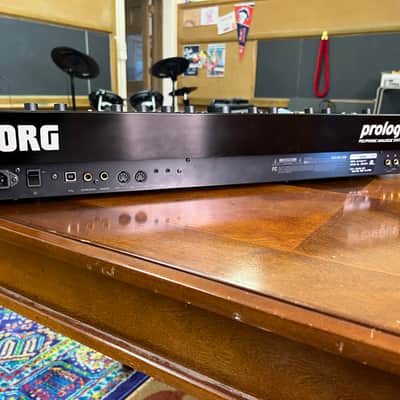Korg Prologue 8 Polyphonic 49-Key 8-Voice Analog Synthesizer 2018 - Present - Black/Wood image 6