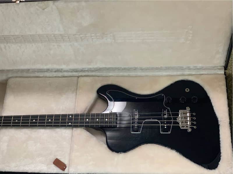 2011 Gibson RD Bass Krist Novoselic signature Nirvana with Hardcase USA image 1