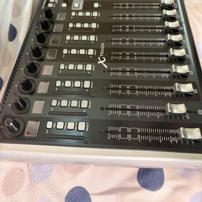 Behringer X-TOUCH Universal DAW Control Surface 2015 - Present - Black image 2