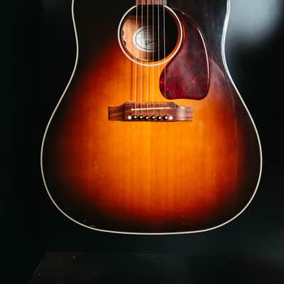 Gibson J-45 (2016) – Warm, Woody Tone • Big Projection • Classic Vintage Vibe image 2