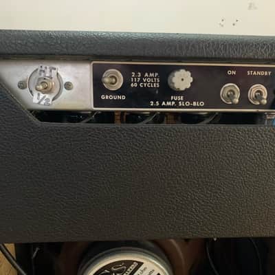 Fender Vintage 1966 Twin Reverb 85-Watt 2x12" Combo image 4