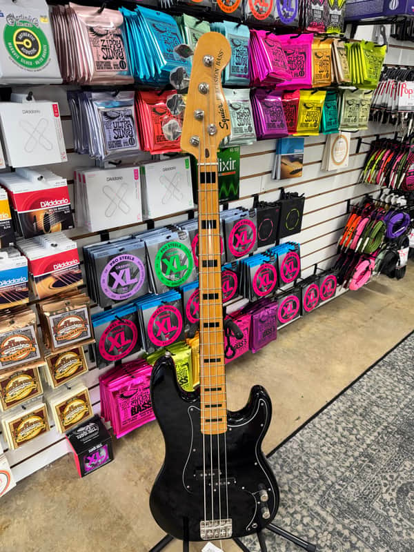 Squier Classic Vibe '70s Precision Bass - Black image 1