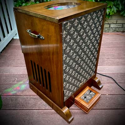 Rotary Connection 2 speed portable Leslie/Rotary lite up guitar speaker cab with 2 button footswitch! BIG CTS 15x9 vintage speaker inside. 2 inner bulbs that change with the speed changes. Real vintage hardwoods. 2026 - Wood image 5