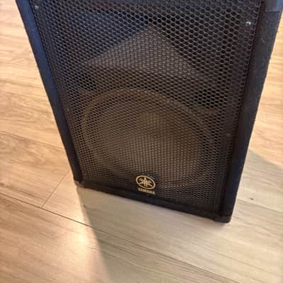 Yamaha BR12 500-Watt 2-Way 12" Passive Loudspeaker 2011 - Present - Black image 2