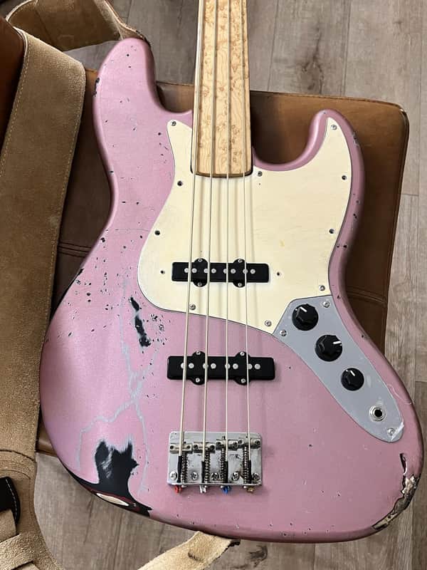 Squier Jazz Bass Loaded Body 2023 - Burgundy Mist Heavy Relic, Fender AV75 image 1