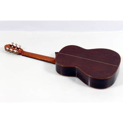 Yamaha GC82 Handcrafted Classical Guitar Regular Spruce image 4