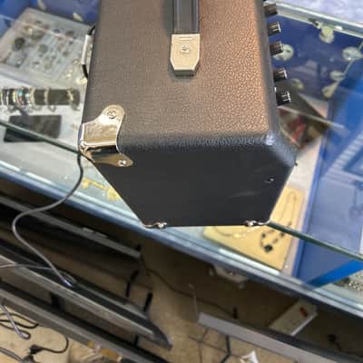 Fender Frontman 20G 2-Channel 20-Watt 1x8" Guitar Combo 2022 - Present - Black image 3