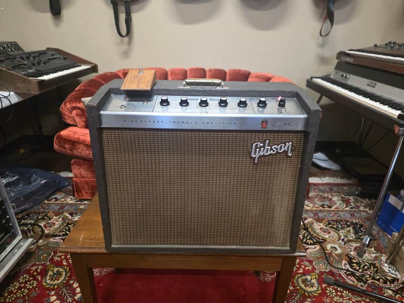 Gibson GA-8T Discoverer Tremolo 1x12 Tube Guitar Amplifier 1960s image 1