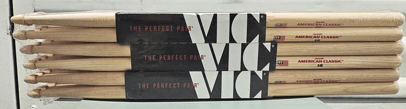 Vic firth 5b brick, wood tip, 12 pairs image 1