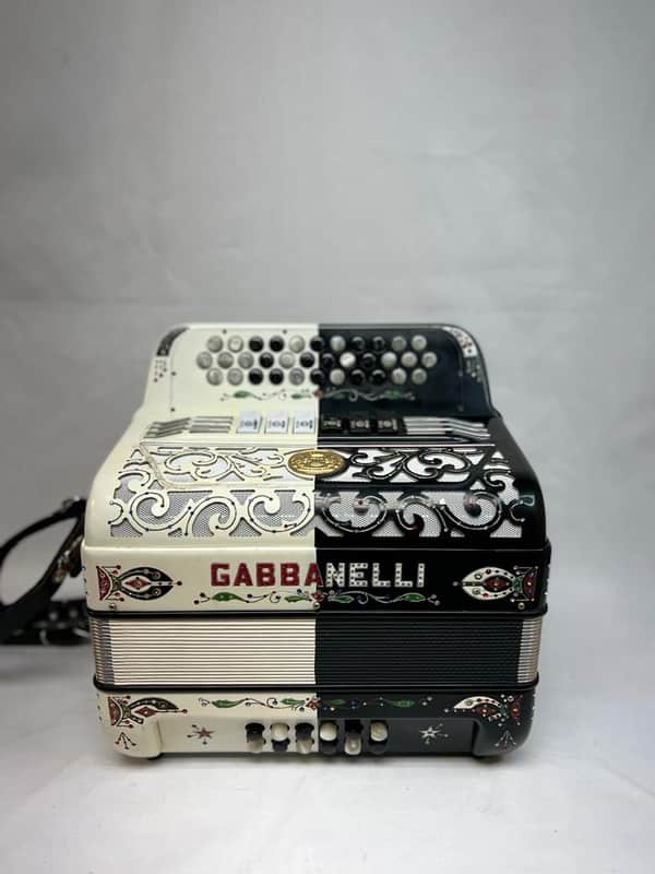 アート・デザイン・音楽 2G #72 fala Gabbanelli two tone white and black | Reverb Malta