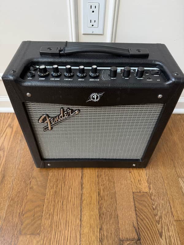 Fender Mustang I V2 Modeling Guitar Amp image 1