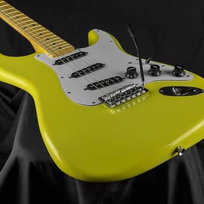 Fender MIJ Limited International Color Stratocaster 2022 - Monaco Yellow image 2
