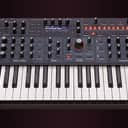 Sequential DSI Dave Smith Instruments Pro 3 Hybrid Analog Mono Synthesizer Keyboard