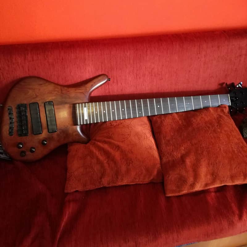 1990 Warwick Thumb NT6 Oil Finish / Beewax surface