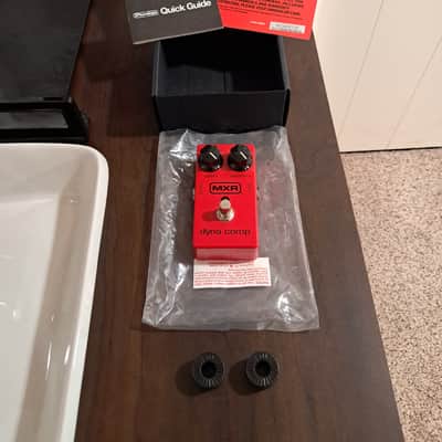 MXR M102 Dyna Comp 1995 - Present - Red image 6