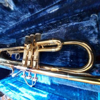King Cleveland 600 Bb Trumpet, USA, Brass with Case, good but resolder image 4
