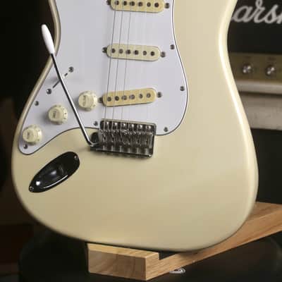 1993-1994 Fender Stratocaster ST-68R Jimi Hendrix Woodstock '68 Model - Olympic White image 3