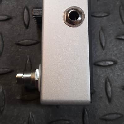 Rowin LEF-317B Bass EQ 2010s - Silver Mini Bass Guitar Equalizer Nano image 3