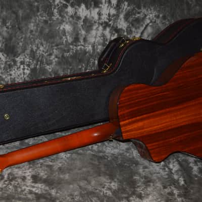 2022 Breedlove - Oregon Concert Bourbon CE Myrtlewood - Bourbon Burst image 6