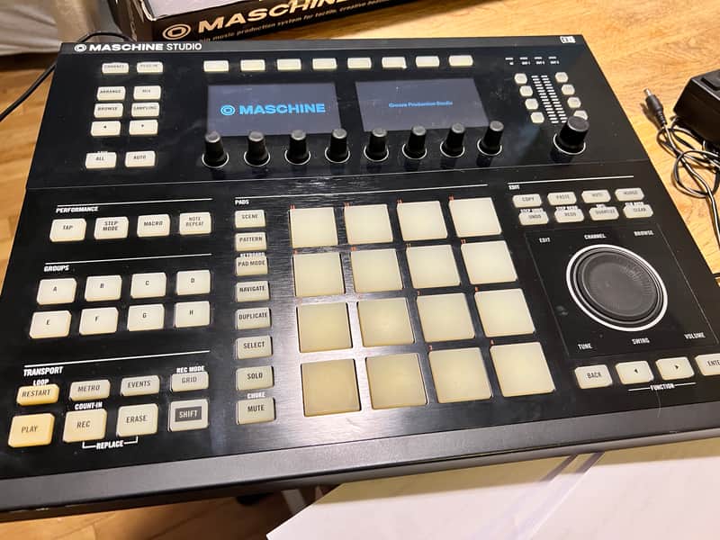 Native Instruments Maschine Studio | Reverb