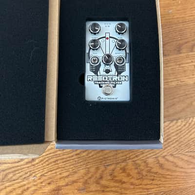 Pigtronix Resotron Analog Tracking Filter | Reverb