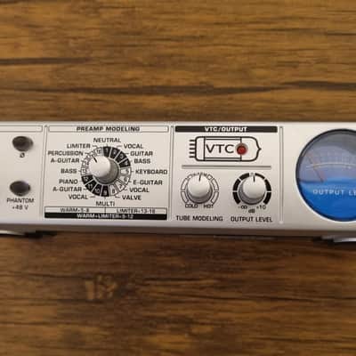 Behringer Mini MIC 800. Tube Modeling Preamp + Power Supply image 2