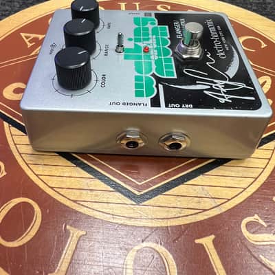 Electro-Harmonix Walking On The Moon Andy Summers Signature Flanger / Filter Matrix 2023 - Present - Silver / Black image 7