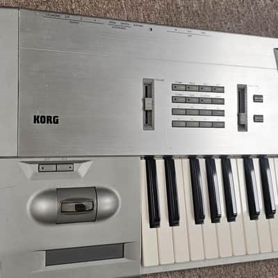 Korg Trinity 61-Key 32-Voice Polyphonic Workstation 1995 - 1996 - Silver image 2