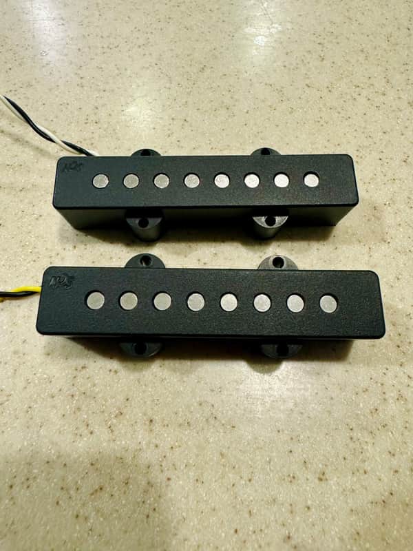 Fender American Deluxe Jazz Pickups image 1