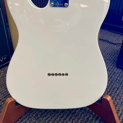 Fender LIMITED EDITION AMERICAN VINTAGE II 1951 TELECASTER®, PROTOTYPE WHITE 2025 - Prototype White image 7