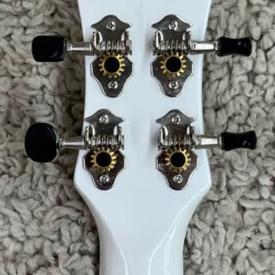 Luna Model UKE HAU C Concert Size All White Ukulele with Gig Bag image 6