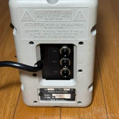 Roland MA-12C, White, Powered Nearfield Monitor, w/ Mounting Bracket, Very Good Condition image 5