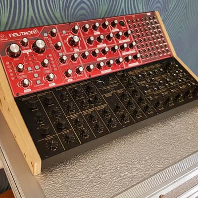 Oak Veneered Dual Stand for Behringer Model D, Pro One, K2 and Neutron image 3