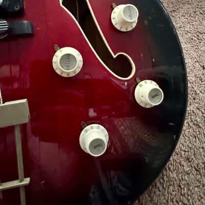Hofner 500/6 Verythin Bass 1966 - 1968 Red Burst image 4