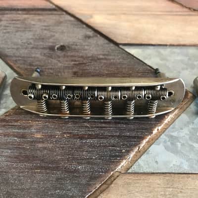 Real Life Relics Nickel Jaguar® Jazzmaster® Bridge Kit    [V9] image 1