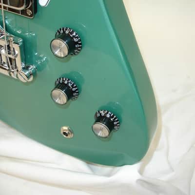 2021 Gibson Thunderbird Bass Guitar, Inverness Green w/ Non-reverse Headstock w/ Case & Candy image 6